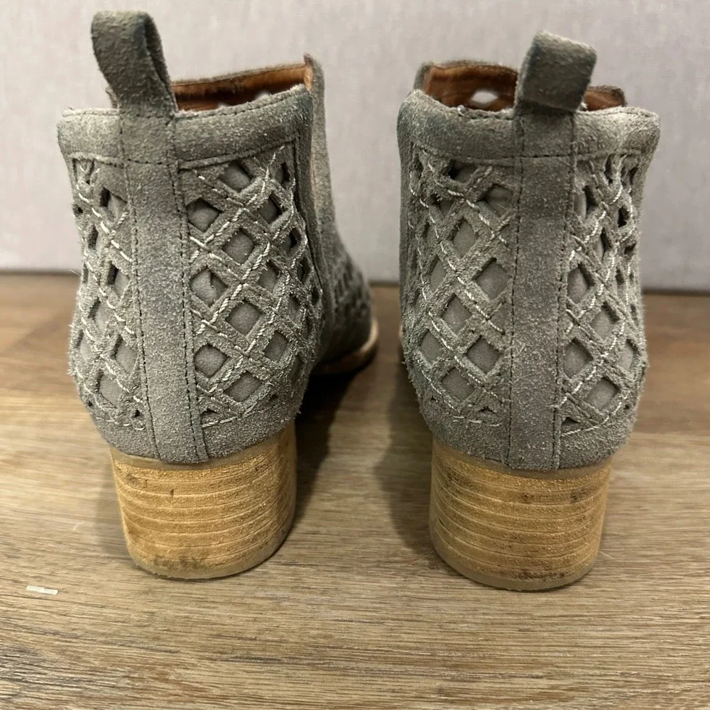 Jeffrey Campbell Taggart Ankle Boots Grey Suede Laser‎ Cut Block Heel Size 8